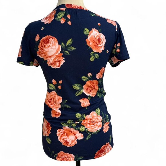 Heart Hips Women’s Navy Floral V‑Neck Short Sleeve Stretch Top Size Medium - Picture 3 of 5